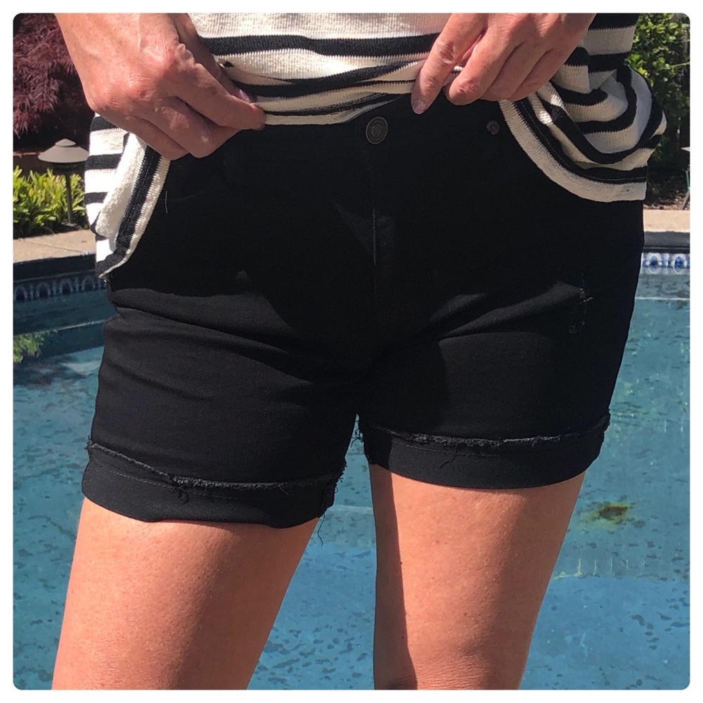 ✨LAST✨BLACK KANCAN JEAN SHORTS